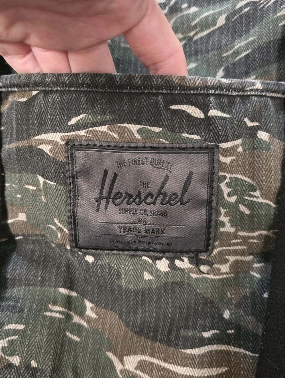 Herschel Supply Co. Herschel Classic Sutton Mid-Volume Shoulder Bag Camo